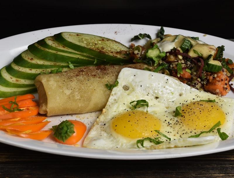 Malaysian Popiah with Crispy Egg & Fresh Sides