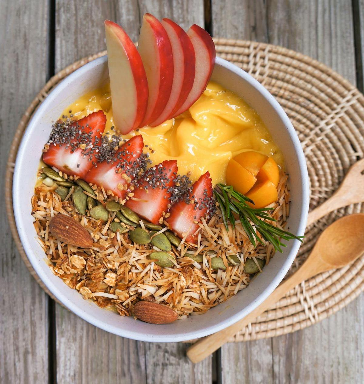 Mango Coconut Chia Smoothie Bowl