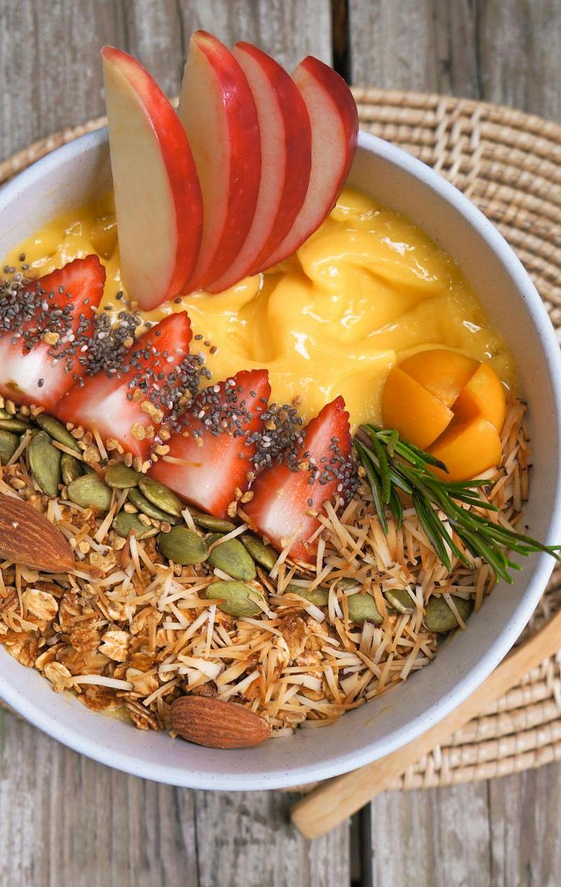 Mango Coconut Chia Smoothie Bowl