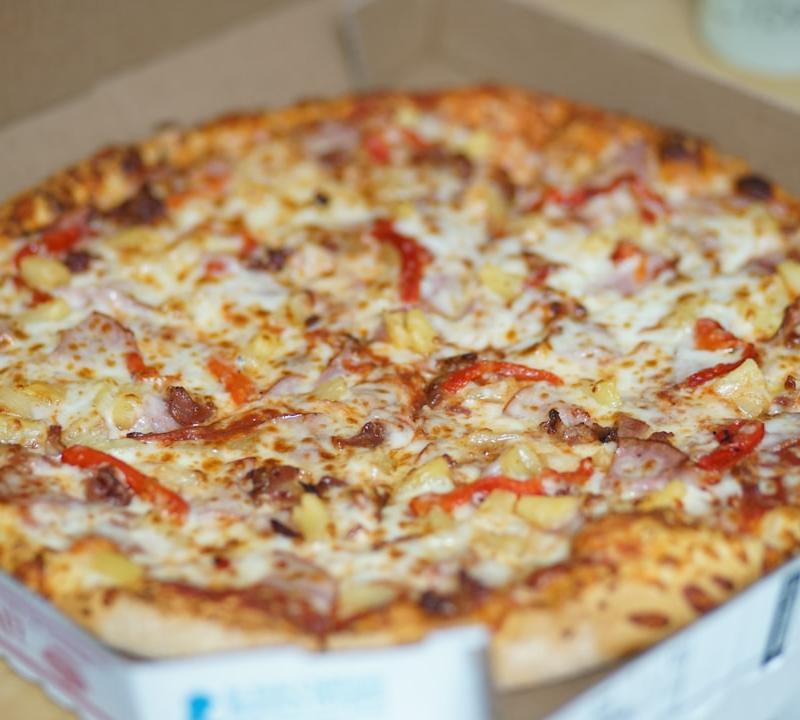 20-Min Melty Hawaiian Pizza