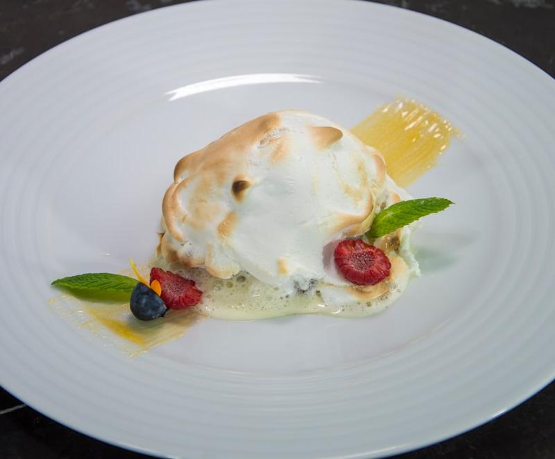 15-Min Meringue & Custard with Berries