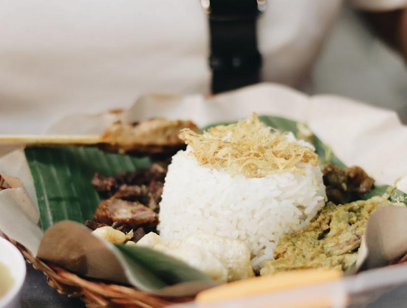 Nasi Liwet with Chicken & Satay