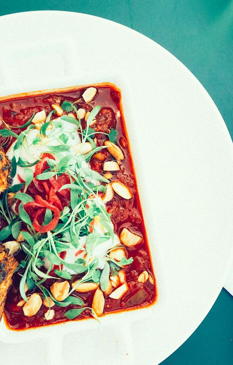 20-Min Ndambe (Spicy Black-Eyed Pea Stew)