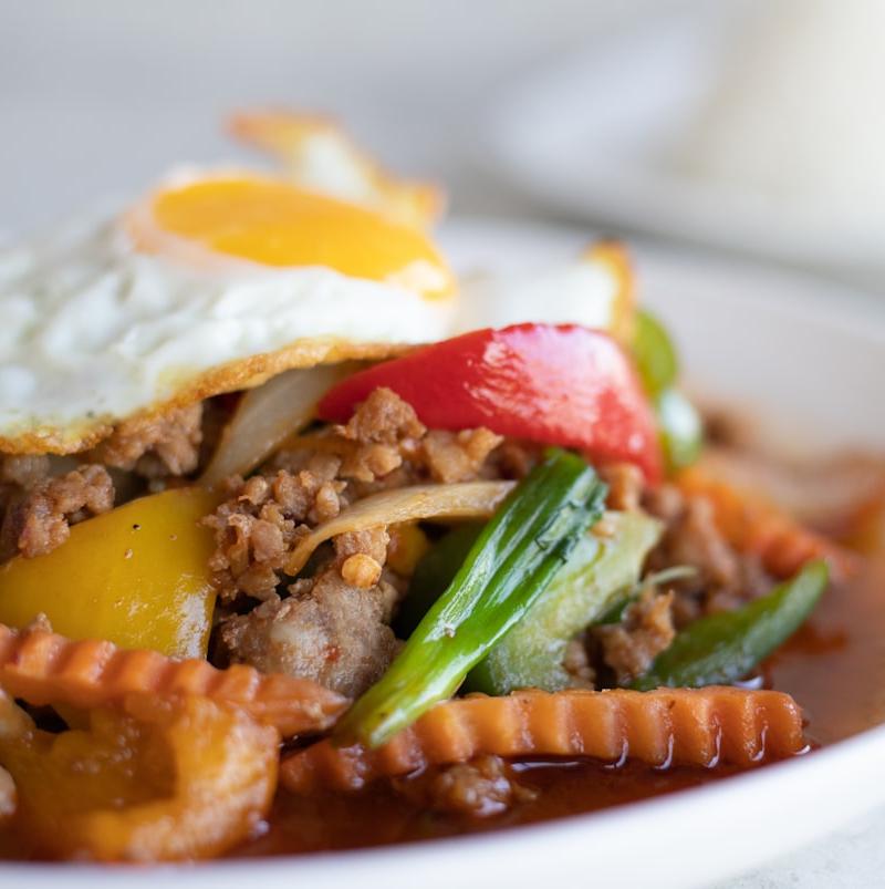 Neua Pad Prik — Thai Beef & Pepper with Egg & Rice