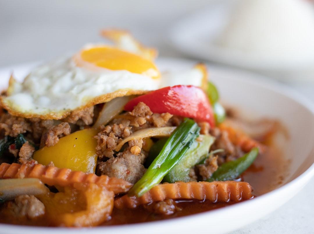 Neua Pad Prik — Thai Beef & Pepper with Egg & Rice