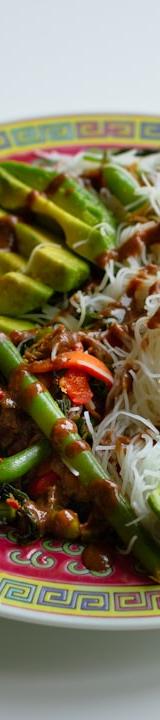 Neua Pad Prik — Thai Beef Stir-Fry with Rice Noodles