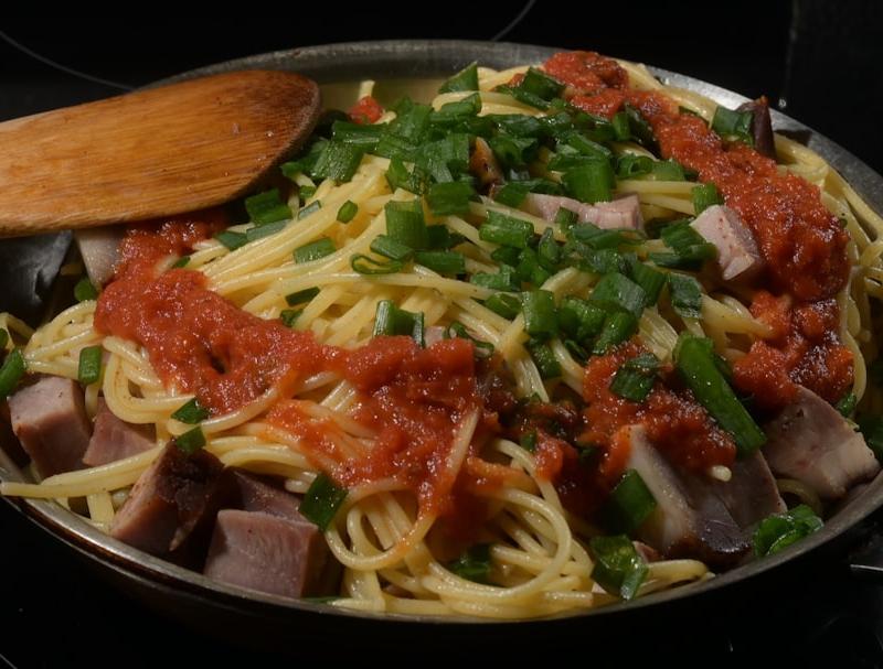 Nigerian Jollof Spaghetti