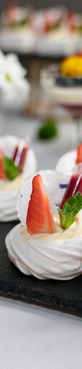 No-Bake Berry Pavlova Cups