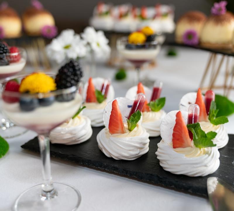 No-Bake Berry Pavlova Cups