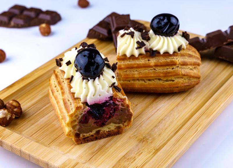 25-Minute No-Bake Chocolate Eclairs