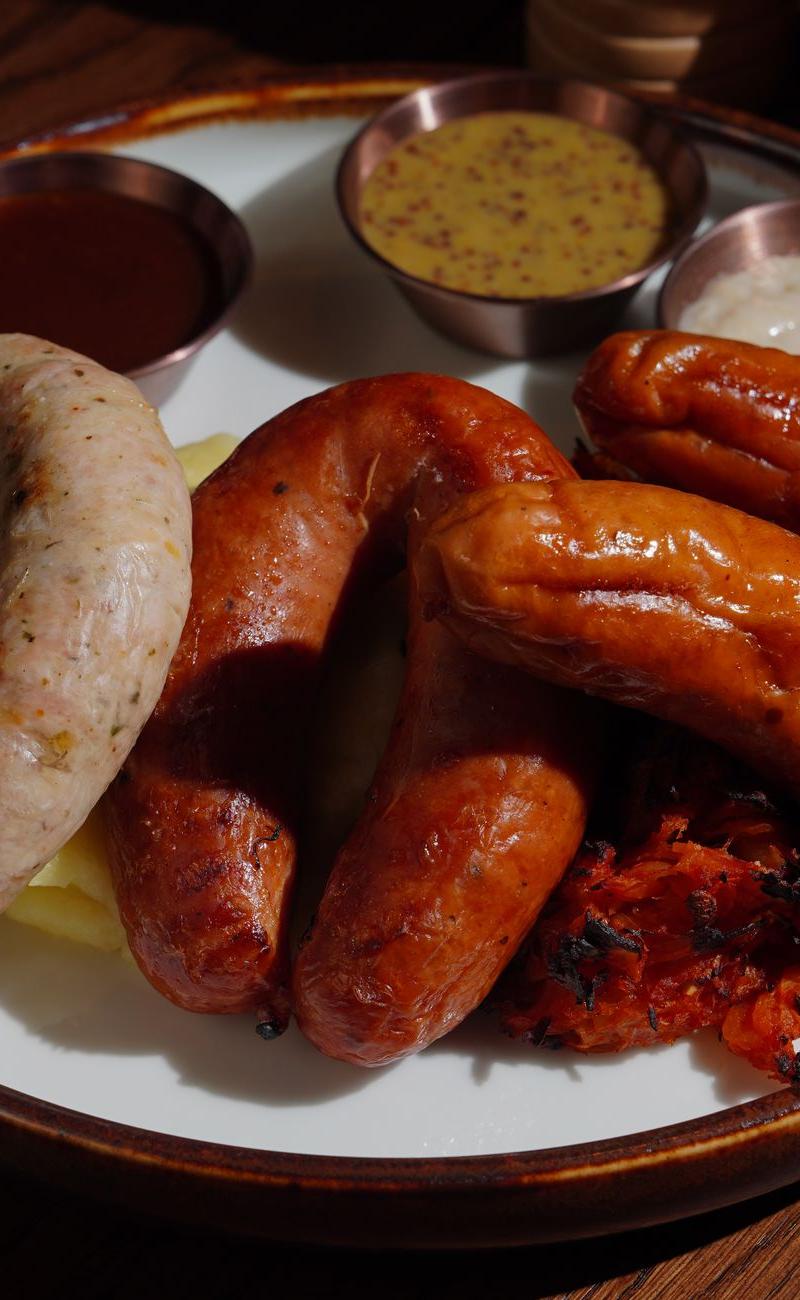 Nürnberger Bratwurst with Sauerkraut