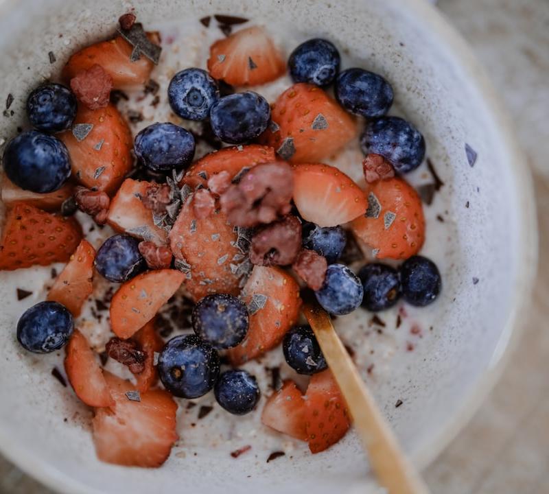 Overnight Berry Chia Oats