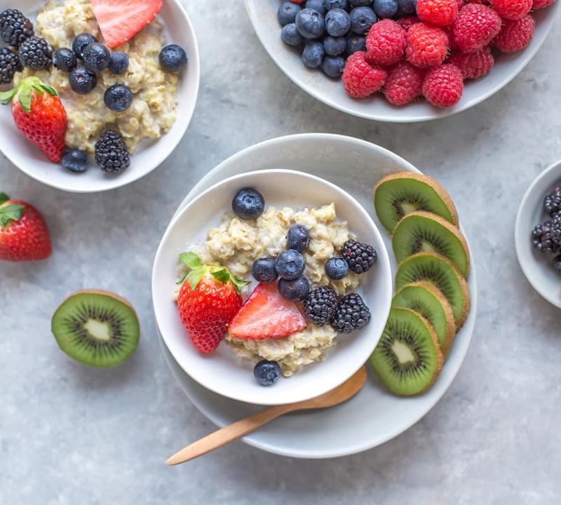 Overnight Oats with Berries & Chia