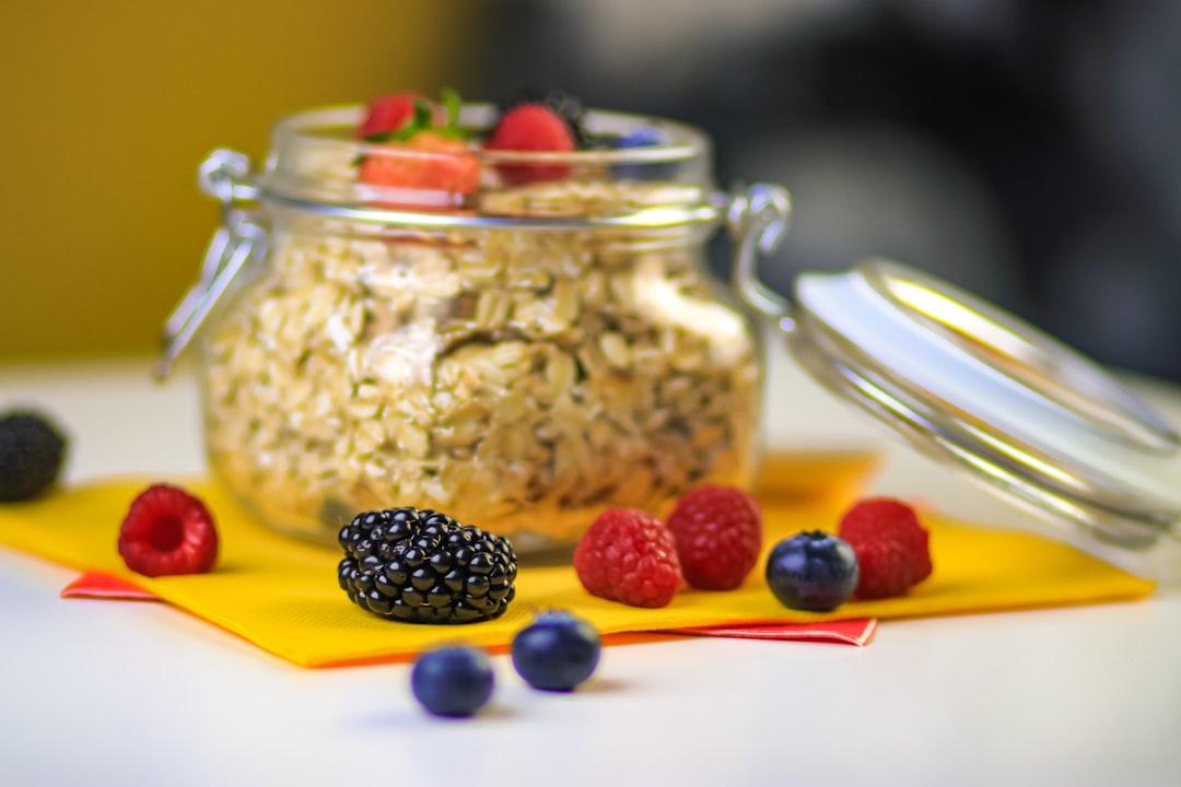 Overnight Oats with Fresh Berries & Chia