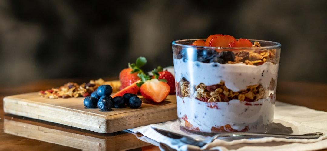 Overnight Yogurt Parfait with Granola & Berries