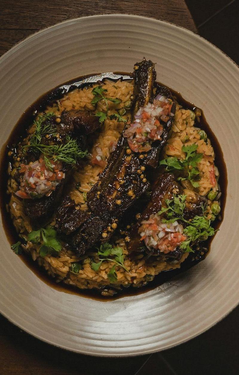 20-Min Oxtail & Rice with Salsa