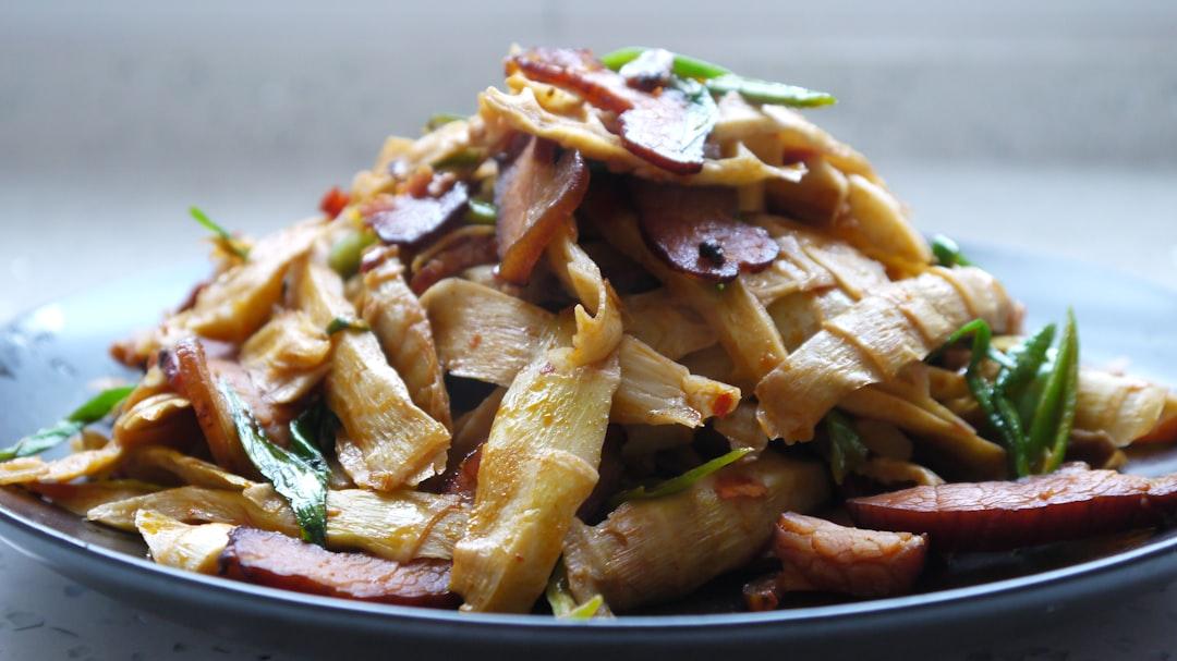 Pad Kee Mao (Drunken Noodle Chicken)