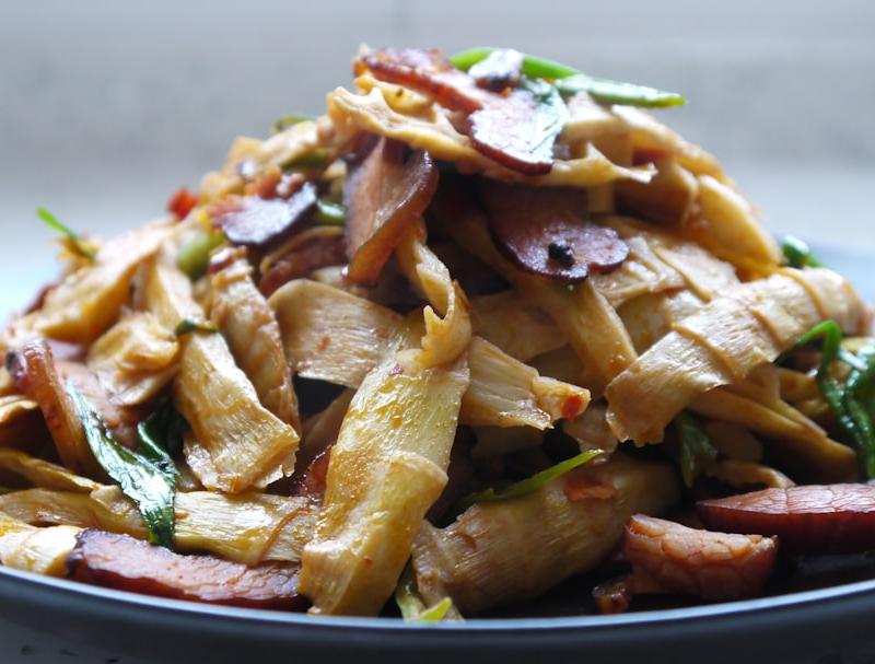 Pad Kee Mao (Drunken Noodle Chicken)