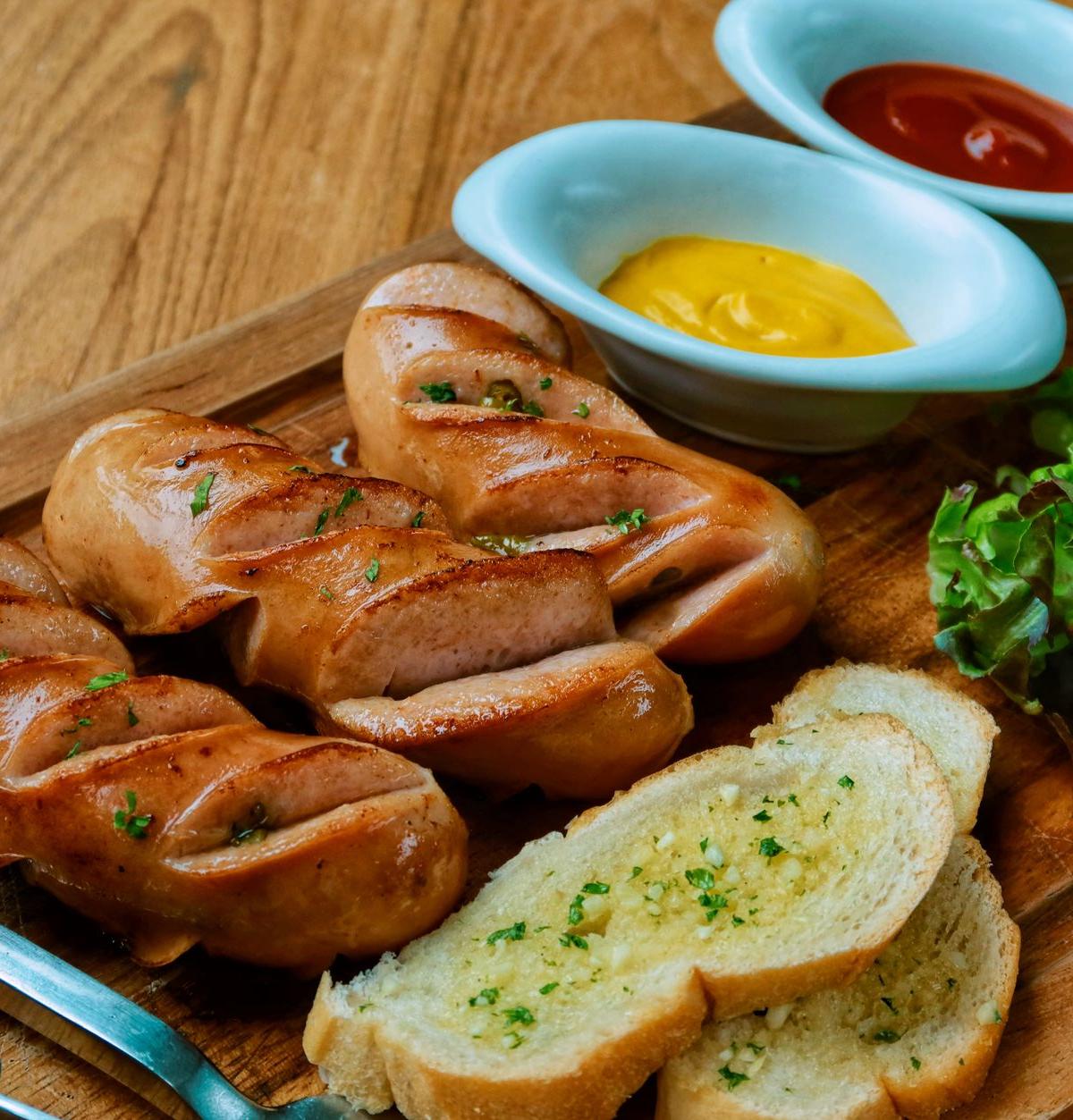 Pan-Fried Bockwurst with Beer Onions