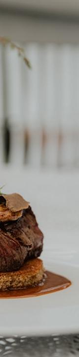 Pan-Seared Filet Mignon with Herb Butter