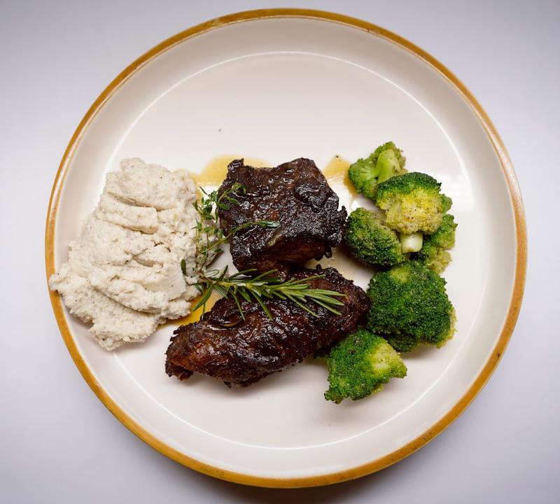 20-Min Pan-Seared Ribs with Potatoes & Broccoli