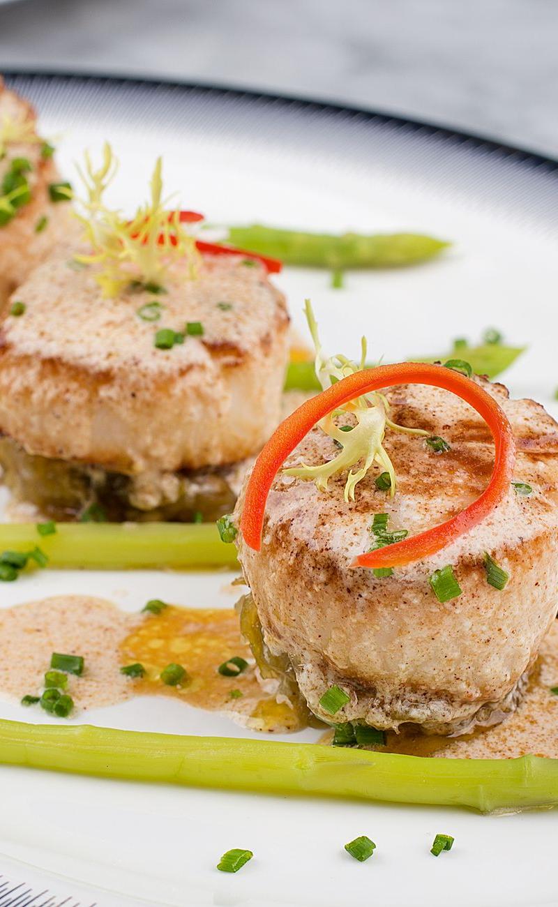 Pan-Seared Scallops with Asparagus & Lemon Butter