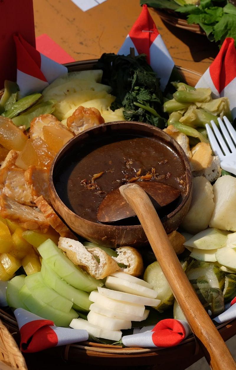 Pecel — Javanese Veg & Peanut Sauce