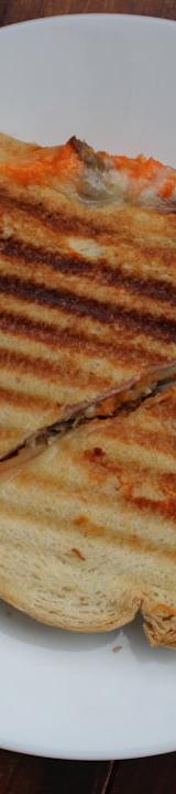 Pesto Mozzarella Grilled Cheese