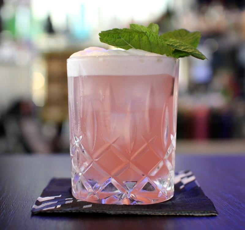 Pink Gin Fizz