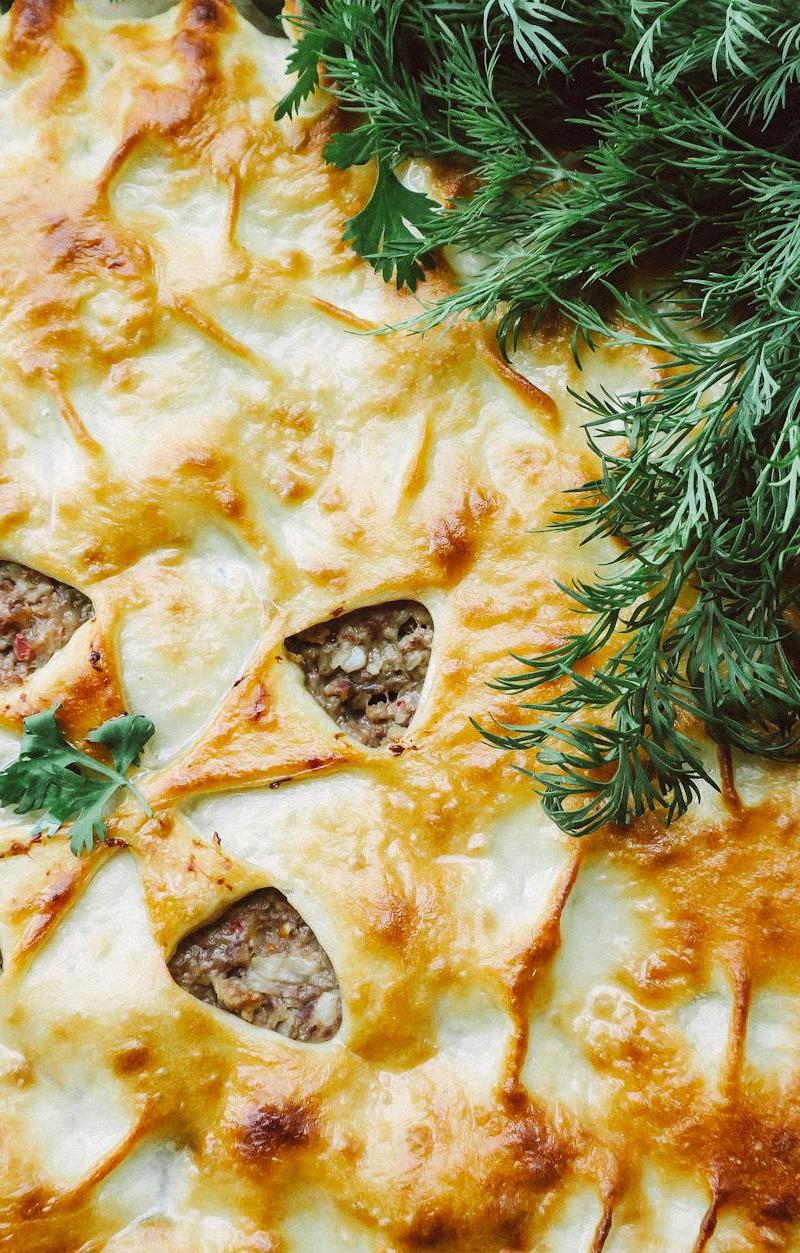 20-Min Pork & Dill Pastry Pie