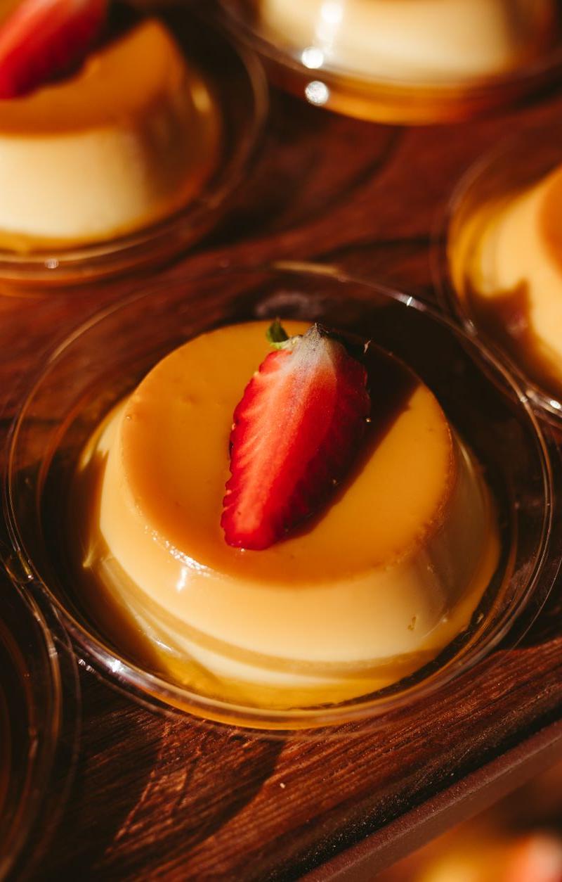 Pudim Flan with Strawberries