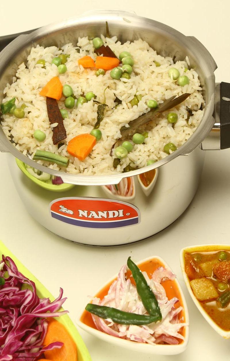 Pulao Bowl with Curry, Raita & Slaw