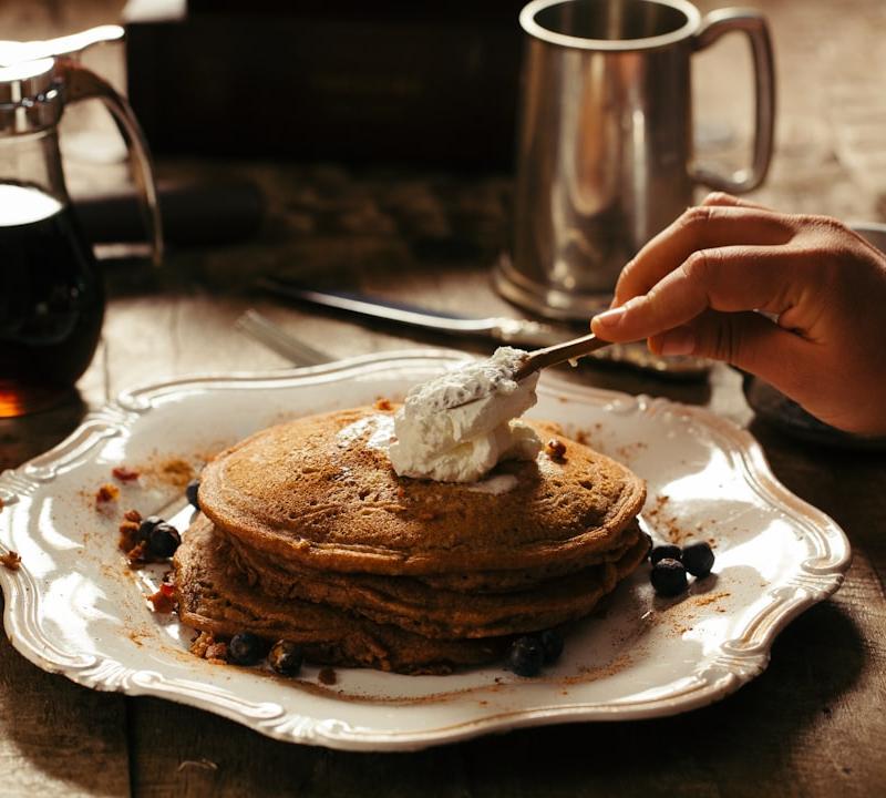 15-Min Pumpkin Pancakes with Blueberries & Maple Cream