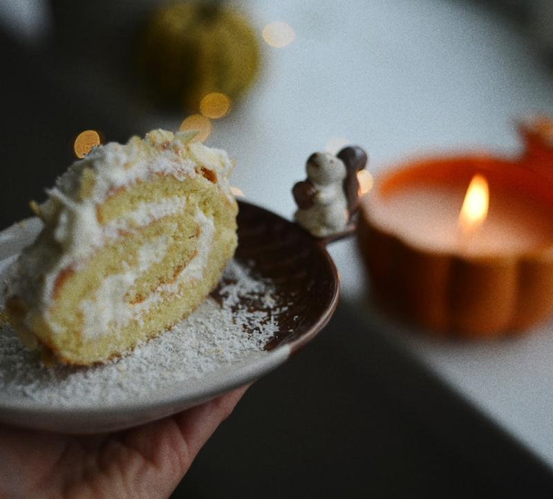 Pumpkin Roll Cake with Cream Cheese Filling