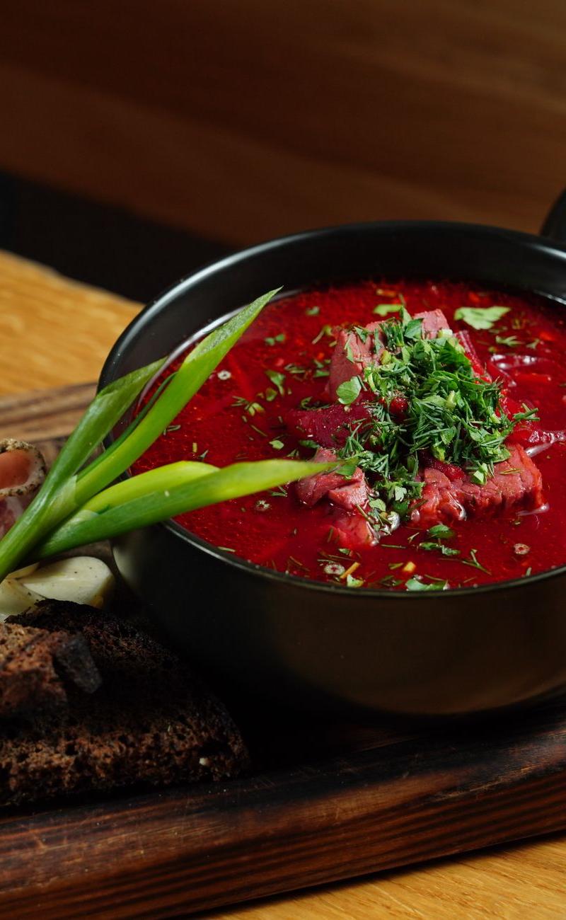 Quick Beet Soup with Rye & Garlic