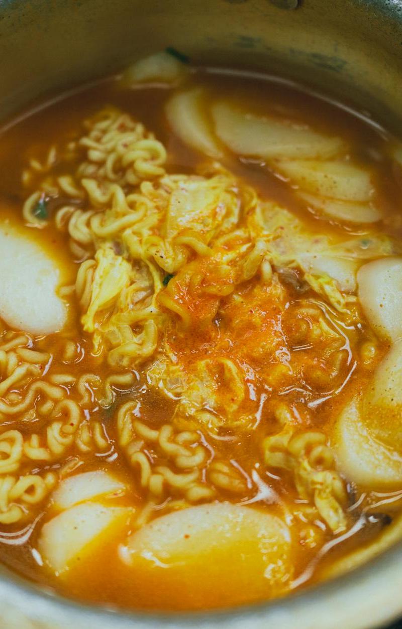 20-Min Rabokki — Spicy Korean Rice Cakes & Ramen