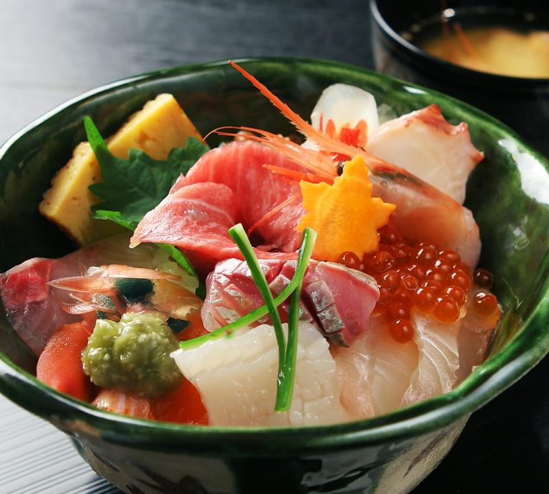 Rainbow Sushi Bowl with Quick Miso Soup
