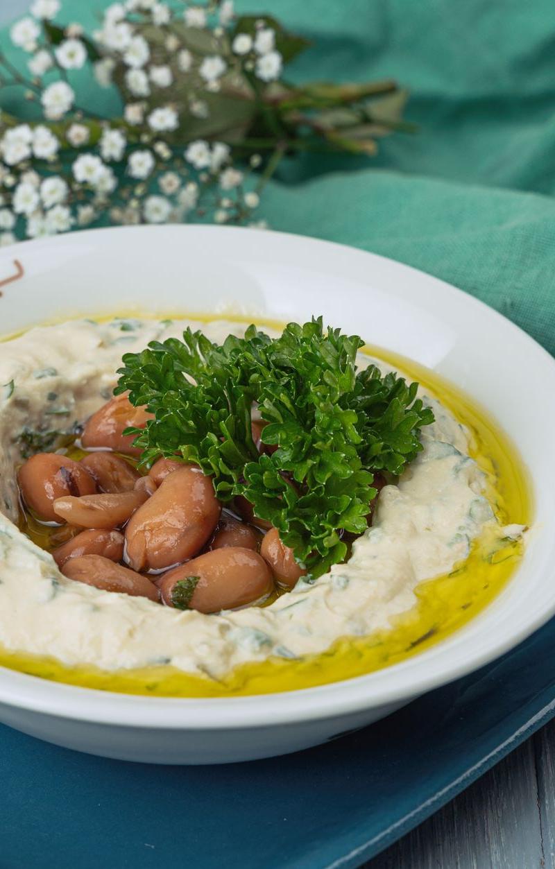 Roasted Garlic White Bean Dip