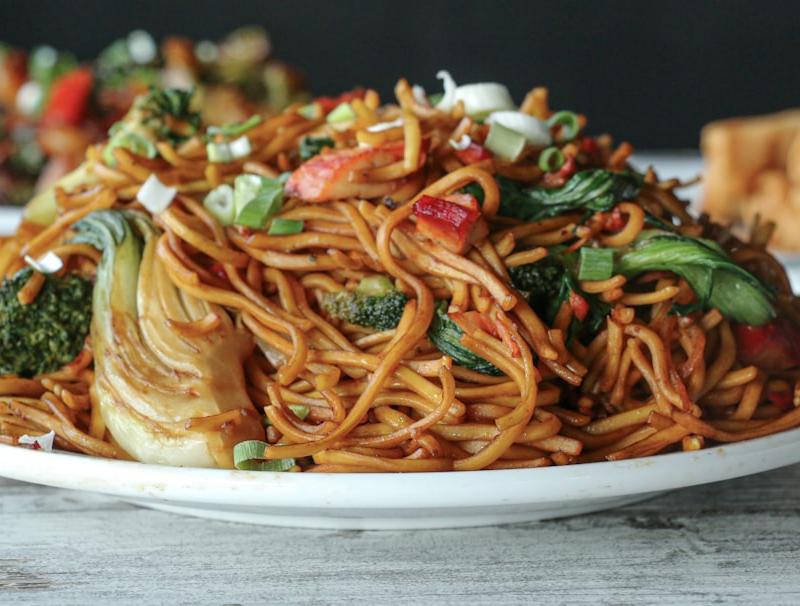 Sara Udon Crispy Noodles with Shrimp