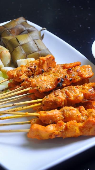 Sate Plecing — Spicy Grilled Chicken with Peanut Sauce & Rice Cake
