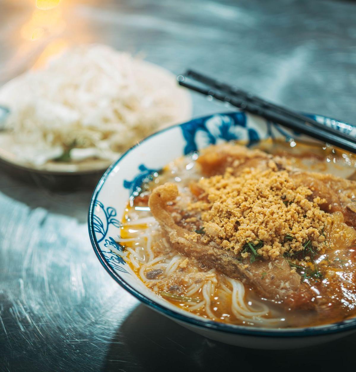 20-Min Seafood Mohinga