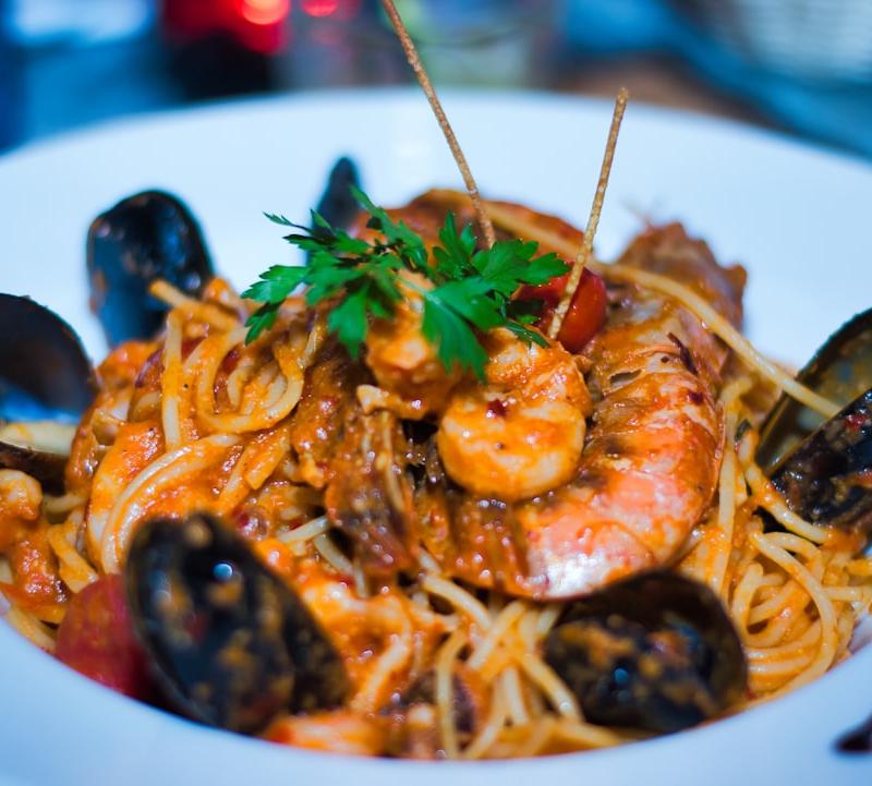 Seafood Pasta in Parchment (25 Min)