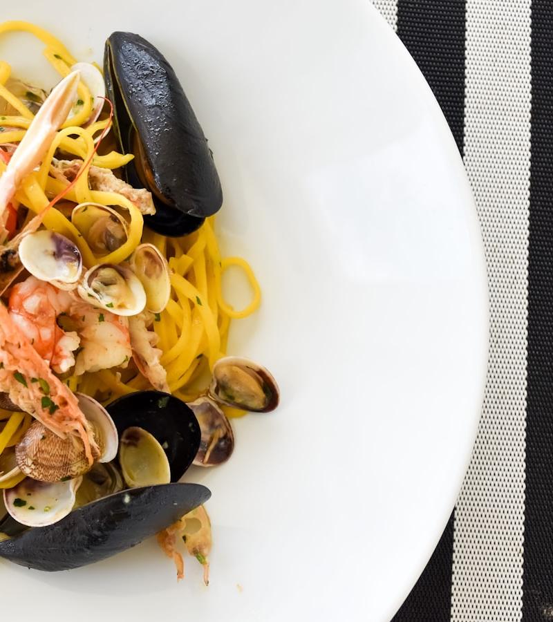 20-Min Seafood Pasta en Papillote