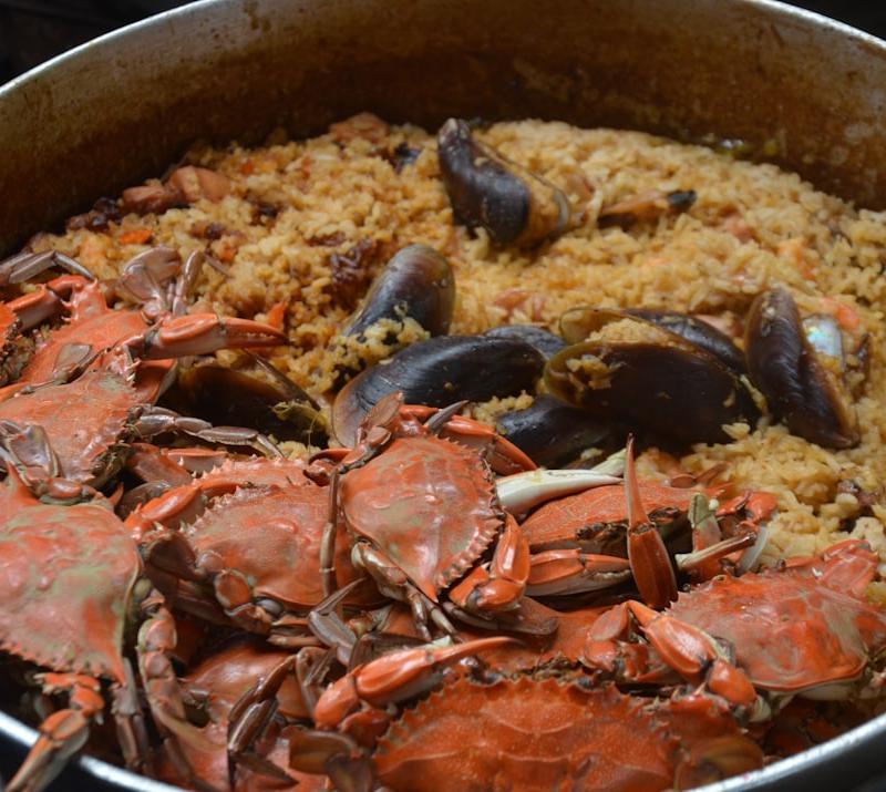 Seafood Rice with Garlic & White Wine