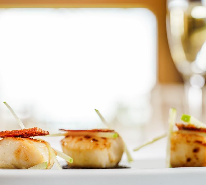 Seared Scallops with Crispy Bacon & Apple