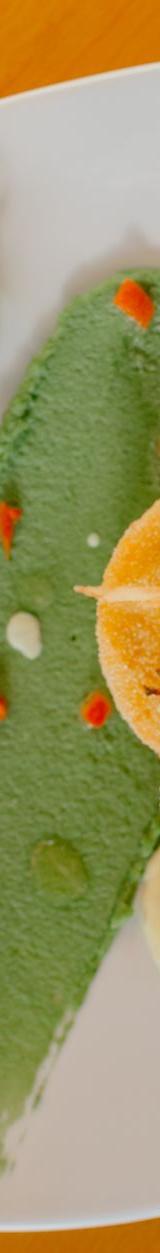 Seared Scallops with Pea Purée & Herb Butter