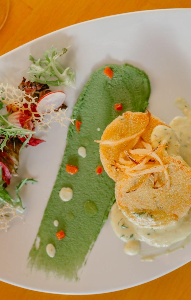 Seared Scallops with Pea Purée & Herb Butter