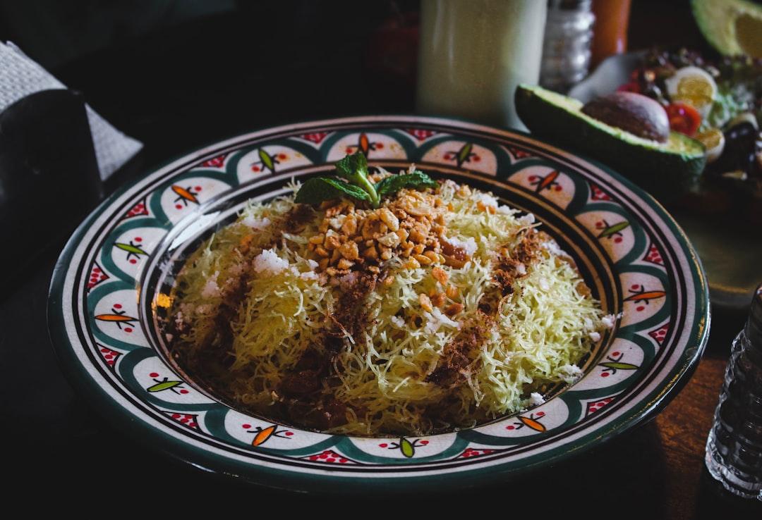 20-Min Seffa Medfouna — Crispy Vermicelli Chicken