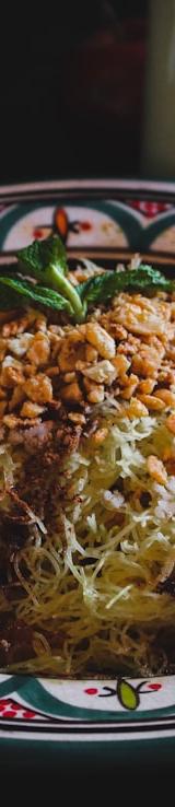20-Min Seffa Medfouna — Crispy Vermicelli Chicken