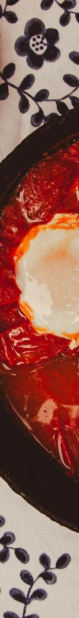15-Min Shakshuka with Crispy Bread